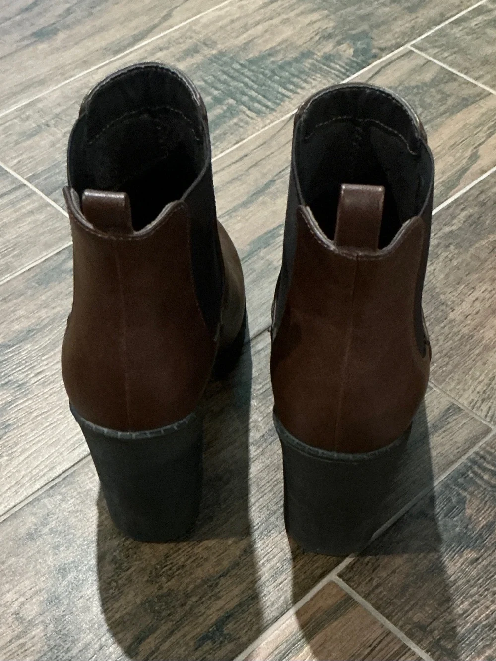Soda Ankle Boot w/ Lug sole & chunky heel, size 8.5